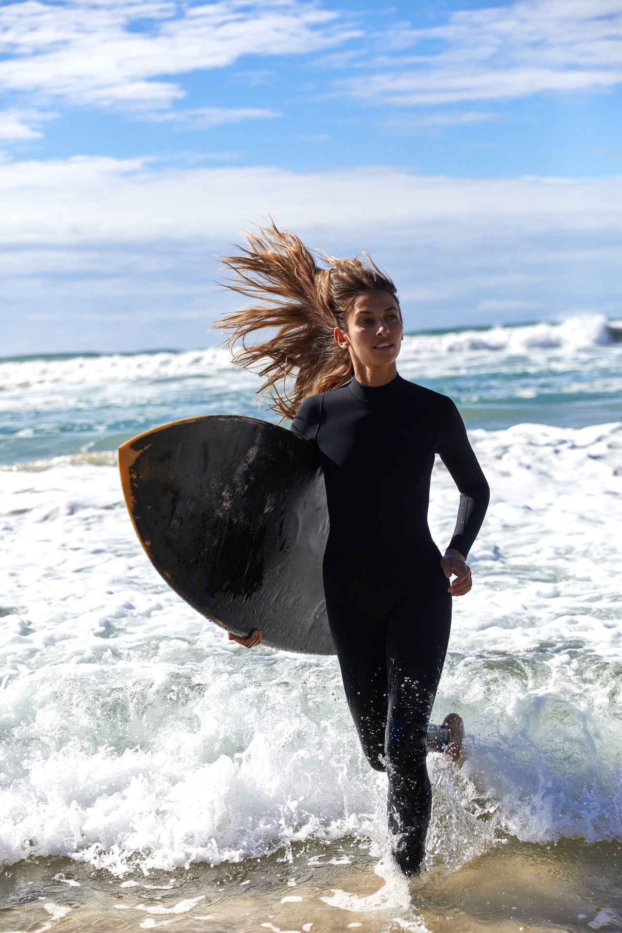 Women's wetsuit made with 2mm Yamamoto premium eco-neoprene. The combination of chic styling and absolute function makes Clark a unique eco friendly wetsuit line for mid season and water temperature from 64F to 74F or 18C to 23C.