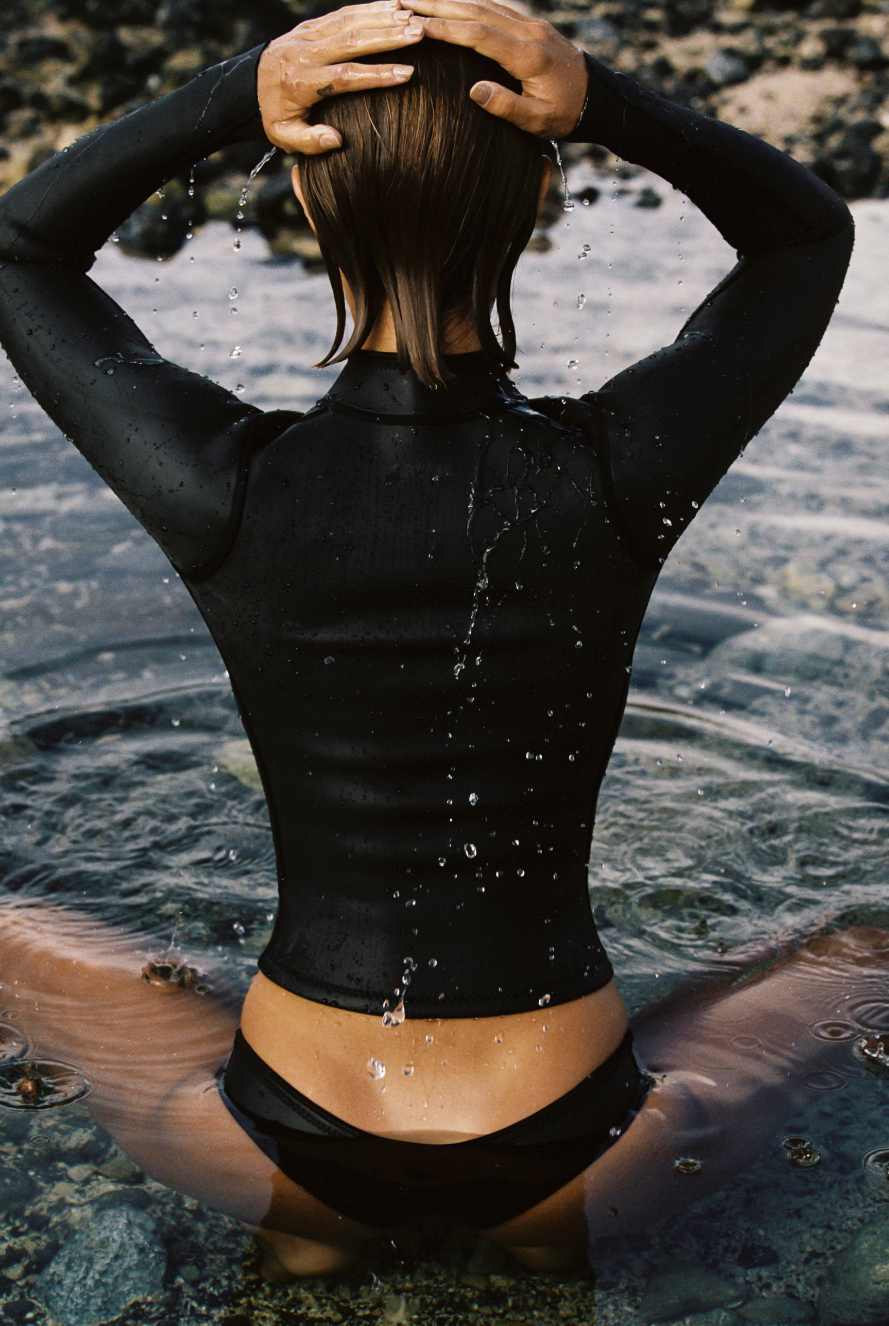 the Rell Vest is designed to offer both protection and performance in and out of the water. Crafted from 2mm premium Japanese Yamamoto limestone-based neoprene, this vest provides exceptional stretch, warmth, and durability,