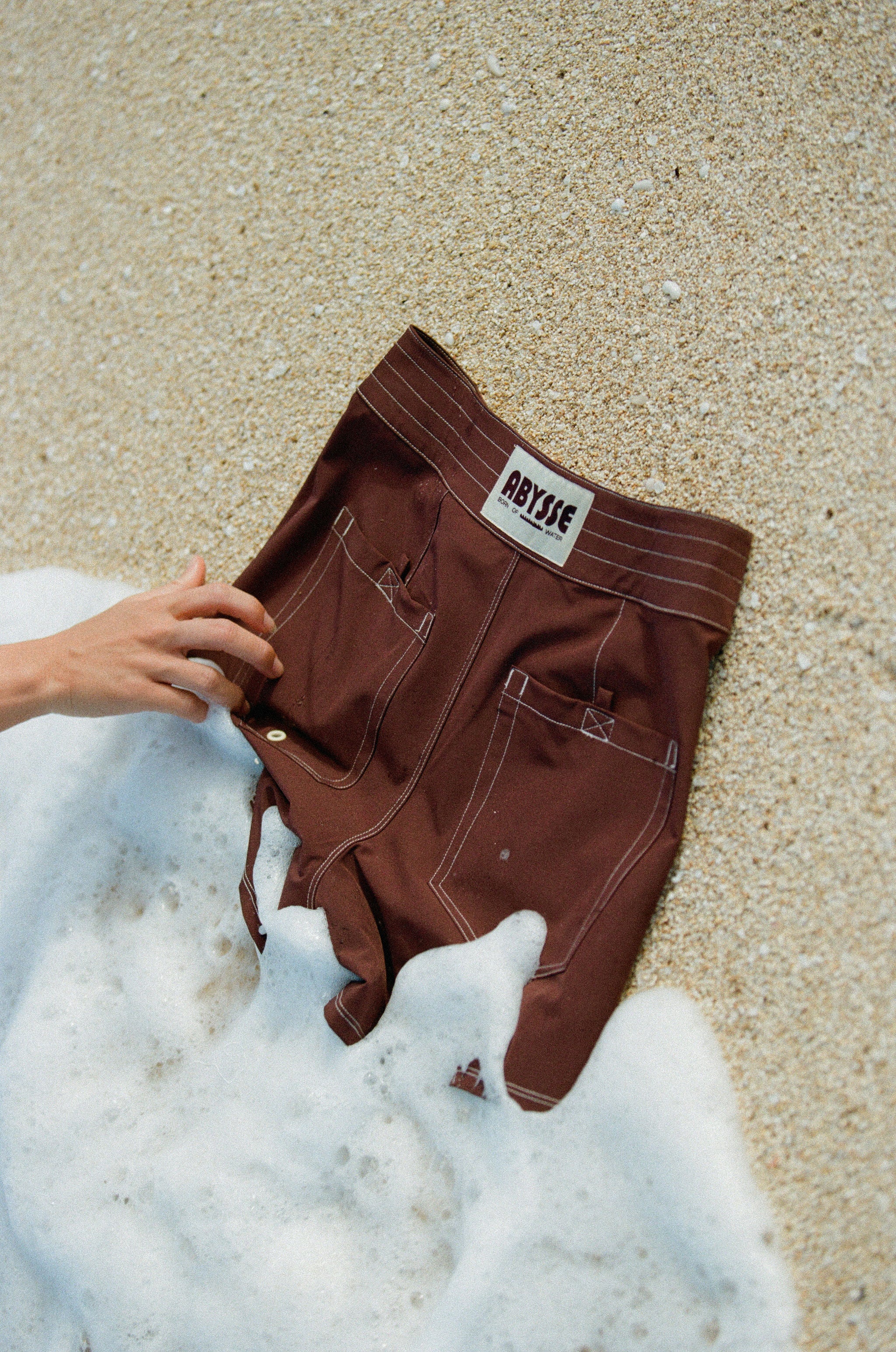 Surf Meets Nostalgia Channeling the effortless style of the ‘90s, the CRUSH boardshorts are your perfect companion for waves and wanderlust. Made from sustainable recycled materials