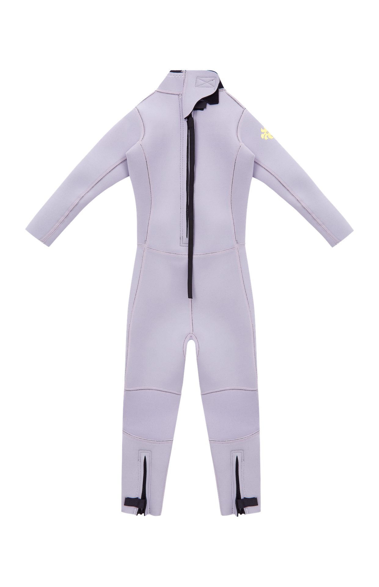 Introducing our Mini Wetsuit range, made for our water spirited children. We believe in creating a better and sustainable world for them. A collection purposefully designed for little active bodies, that love to spend days in the waves, with our Abysse ethos in mind.