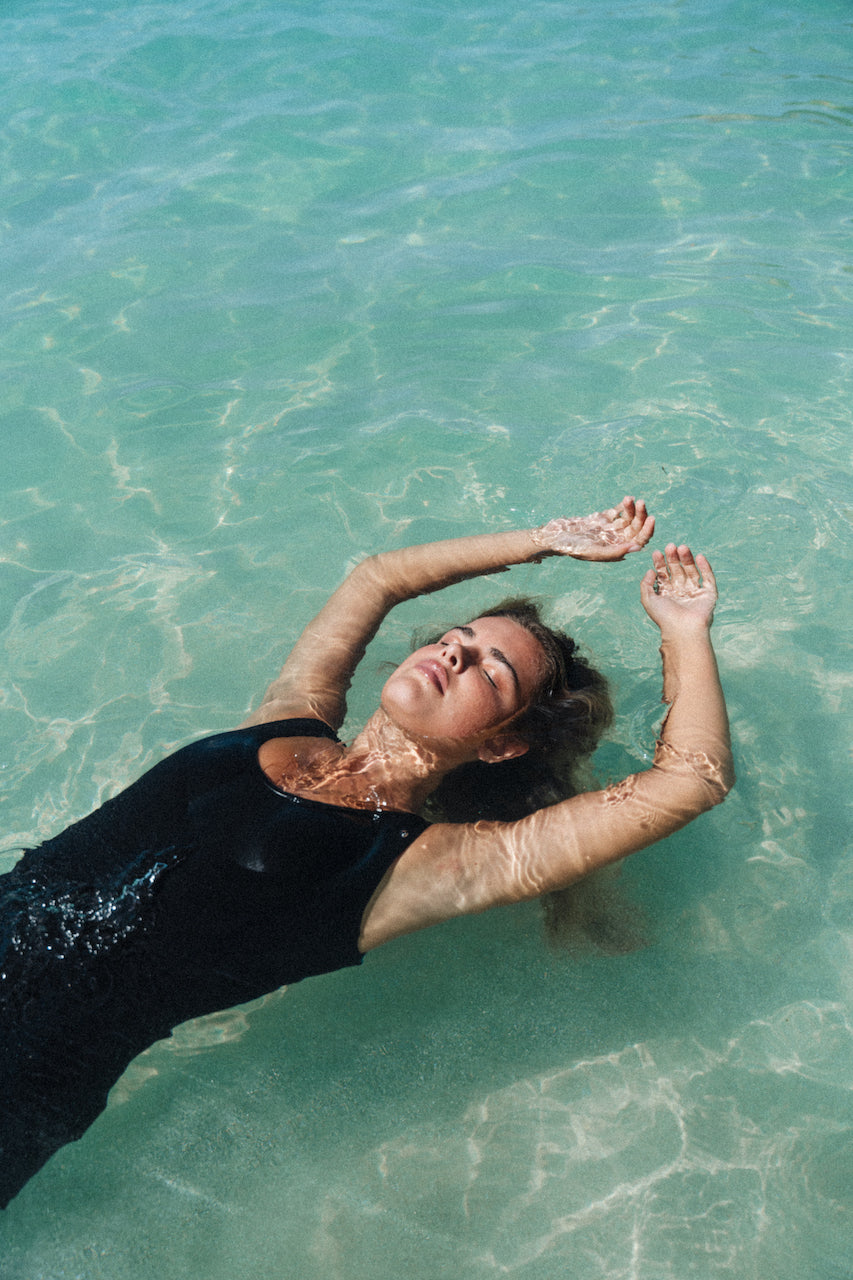 The Kai was designed with an integrated shelf-bra, a U scoop neck and back for support, in order for you to feel at your best at any time in and out of the Ocean. Recycled material from Repreve.