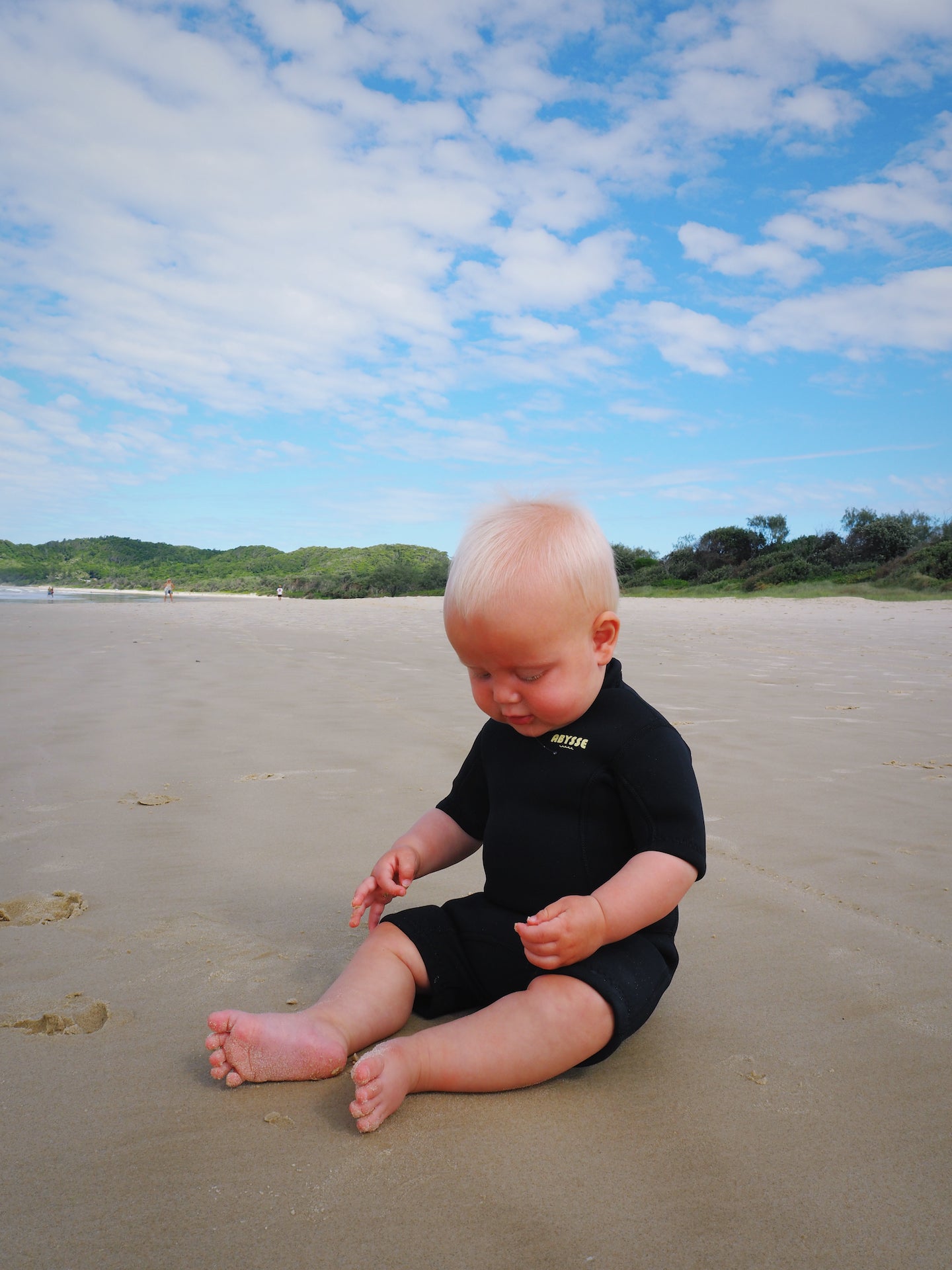 Introducing our Mini Wetsuit range, made for our water spirited children. We believe in creating a better and sustainable world for them. A collection purposefully designed for little active bodies, that love to spend days in the waves, with our Abysse ethos in mind.