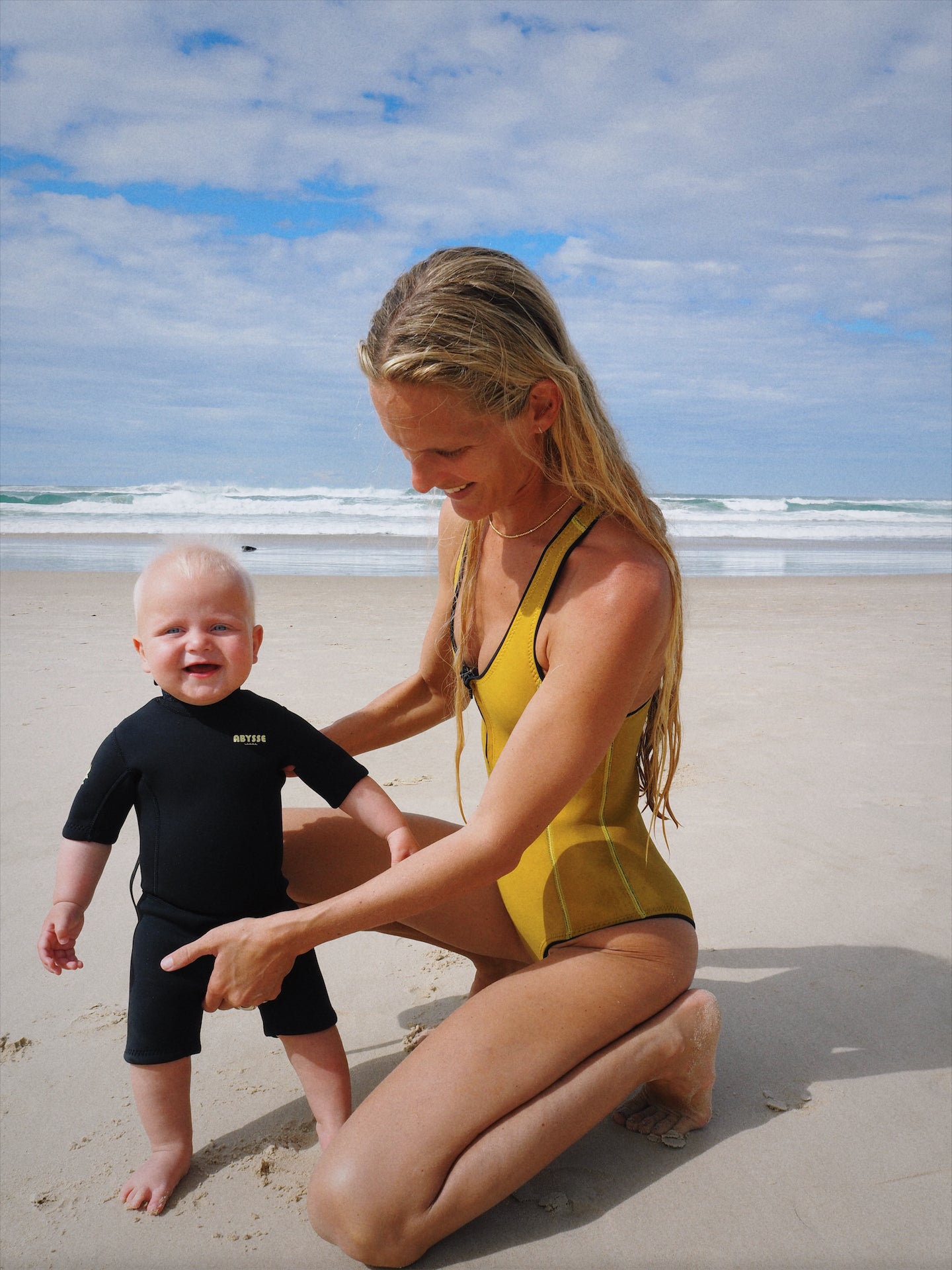 Introducing our Mini Wetsuit range, made for our water spirited children. We believe in creating a better and sustainable world for them. A collection purposefully designed for little active bodies, that love to spend days in the waves, with our Abysse ethos in mind.