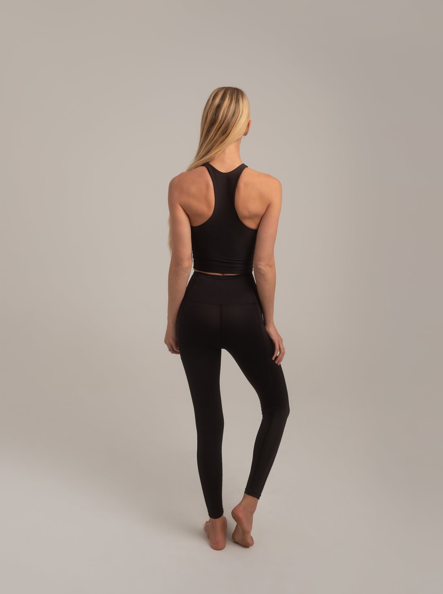 Earle - Jet - ribbed fabric | sustainable active wear - pant - with pockets | eco-friendly leggings